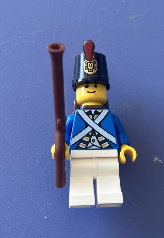 LEGO Minifigure Imperial Soldier pi061 Pirates Vintage 1989 Bluecoat Figure