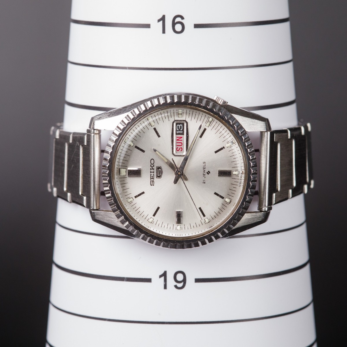 Vintage SEIKO 5 Automatic Watch 6119-8030 Silver Dial Day-Date 21