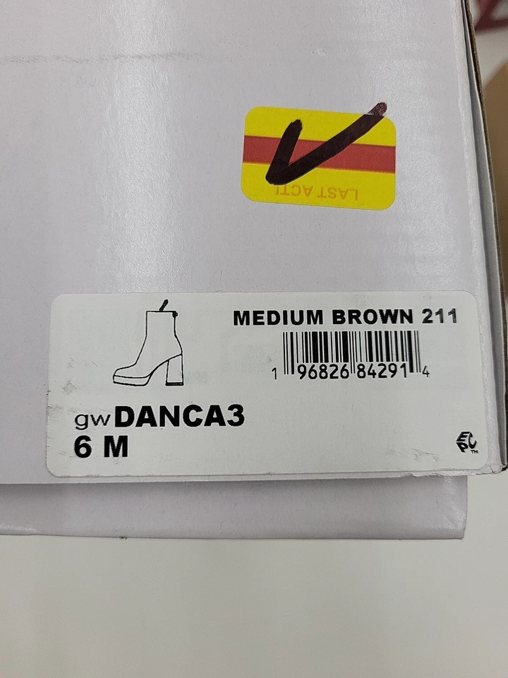 Guess Danca 3 Womens Platform Dress Boot Patent Brown Faux Leather US Size 6 M - Image 2 of 4