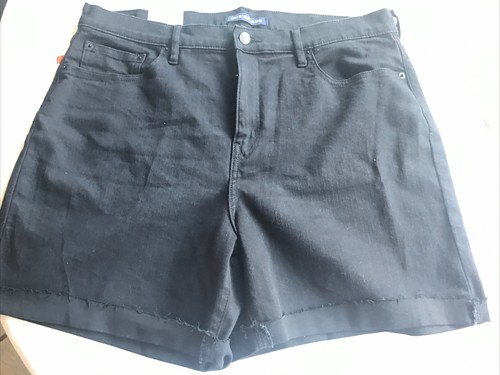 NWT CALVIN KLEIN JEANS Women’s Roll Cuff Denim Short Size 6,12 or 16 Blue Stripe - Picture 8 of 10