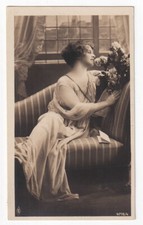 ak frau blumen sofa dekolleté liebesbrief portugiesische briefmarke