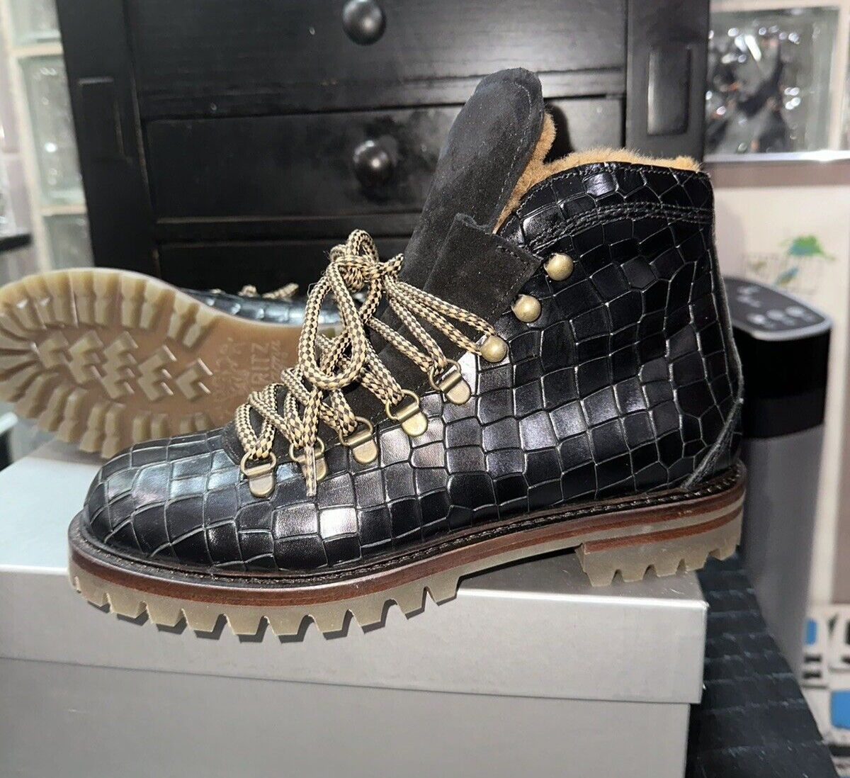 Designer Women Italian ANTONIO MAURIZI Black Croco Leather  display picture 1