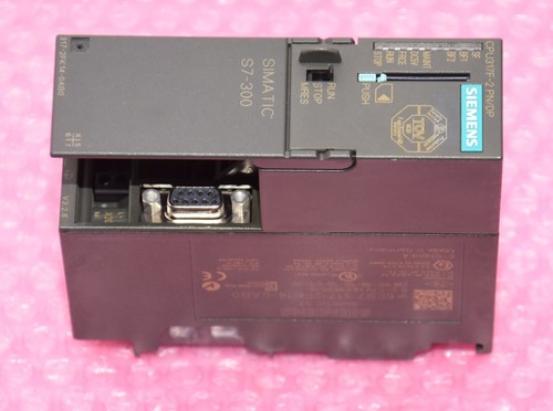 Siemens SIMATIC S7-300 / 6ES7317-2FK14-0AB0 / CPU 317F-2PN/DP / E:4 /Ver.:3.2.6 - 第 1/13 張圖片