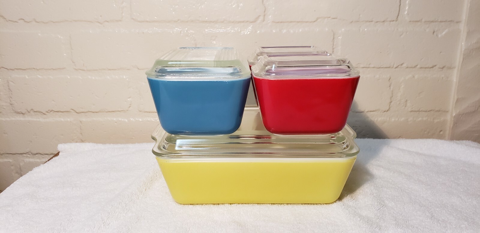 VINTAGE PYREX PRIMARY OLD LOGO REFRIGERATOR DISH (COMPLETE SET) 8 PIECE Nowy wygląd, klasyczna popularność