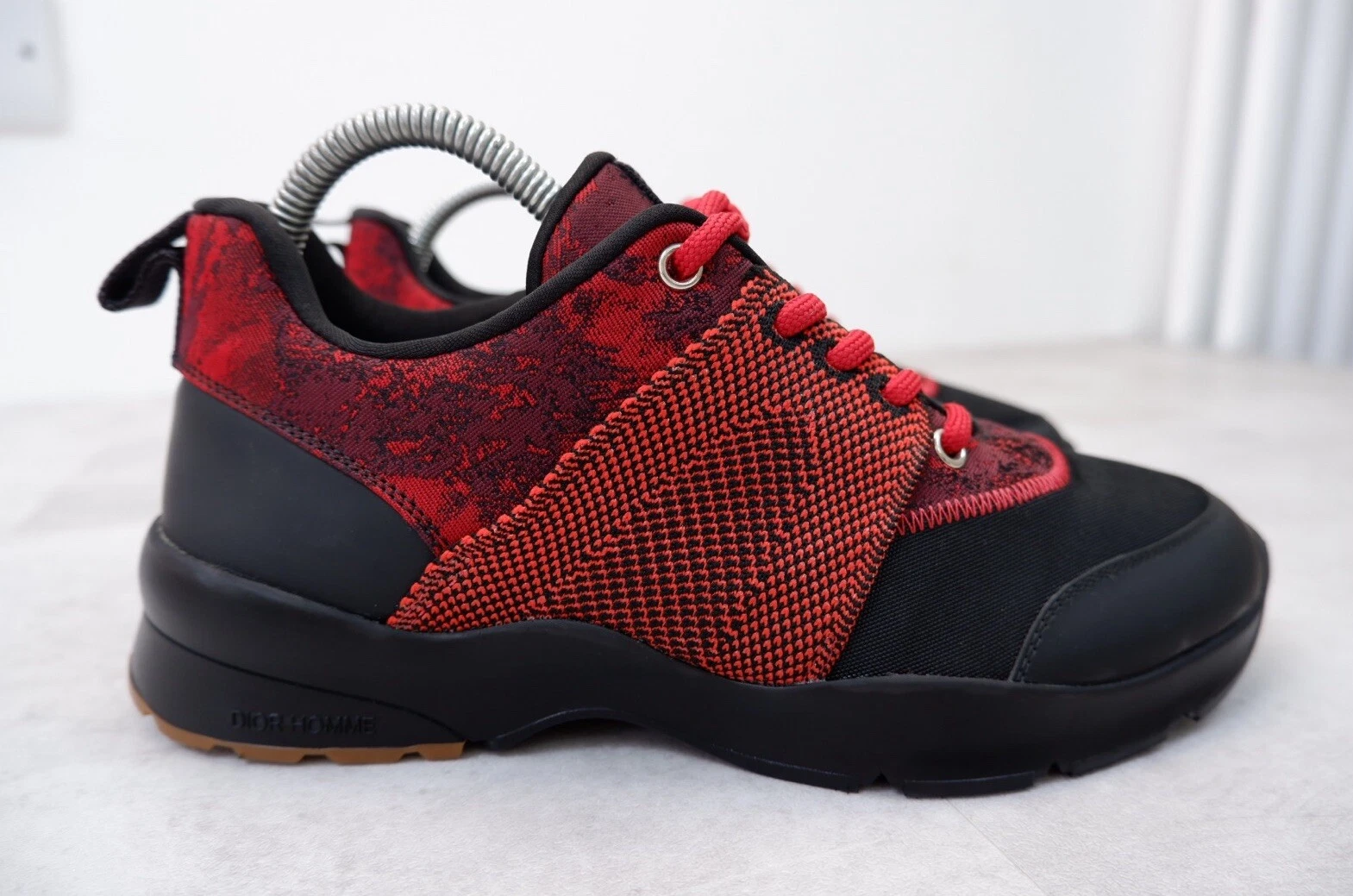 Baskets baskets homme Dior taille UK 5 EU 39 tricot noir rouge