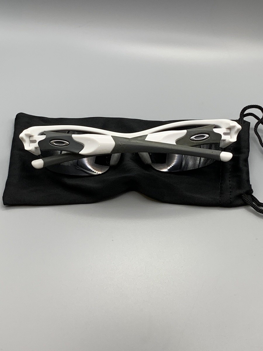 OAKLEY Flak White Black Iridium Polarized Mirrored 03-882 63 OAKLEY Flak White Black Iridium Polarized Mirrored 03-882 63