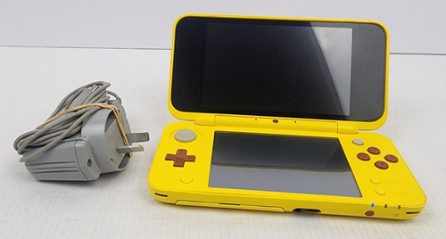 Nintendo 2DS XL Console Pikachu Edition + Genuine Charger - Picture 3 of 12