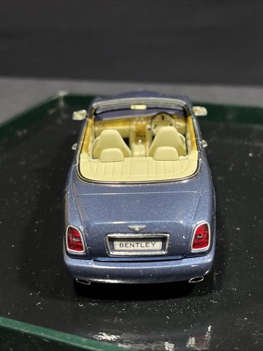 Minichamps Bentley Azure BL469 Convertible 1:43 scale - Picture 7 of 18