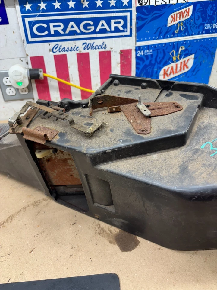 1970 1976 1977 1981 Camaro Firebird transmisión automática debajo del tablero calefacción caja montaje núcleo Foto 4 de 4