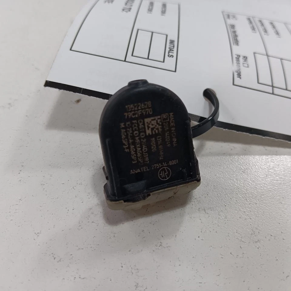 Sensor de sistema de monitor de presión de neumáticos Buick Encore TPMS 2019 2018 2017 Foto 3 de 4