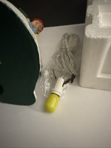 Peanuts Snoopy Danbury Mint Christmas Cottage Light Up Charlie Brown Schulz NEW - Picture 12 of 17