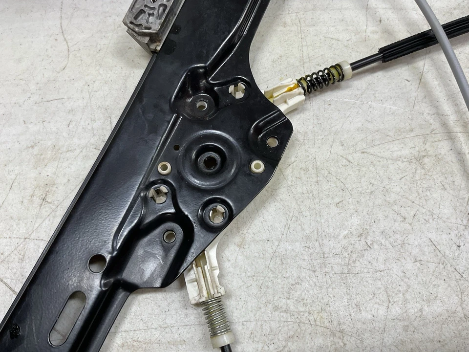 BMW 528i 2010 regulador de ventana de pasajero delantero derecho fabricante de equipos originales sin motor Foto 3 de 4