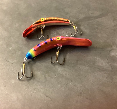 TWO (2) YAKIMA Rattling MAG LIPS ( 1 each 3.0 & 3.5) Assorted Metallic Colors