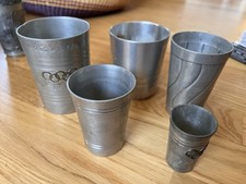 Fünf Zinnbecher Mit Unterschiedlichen Stempeln Engel Soltauer Zinn Olympia