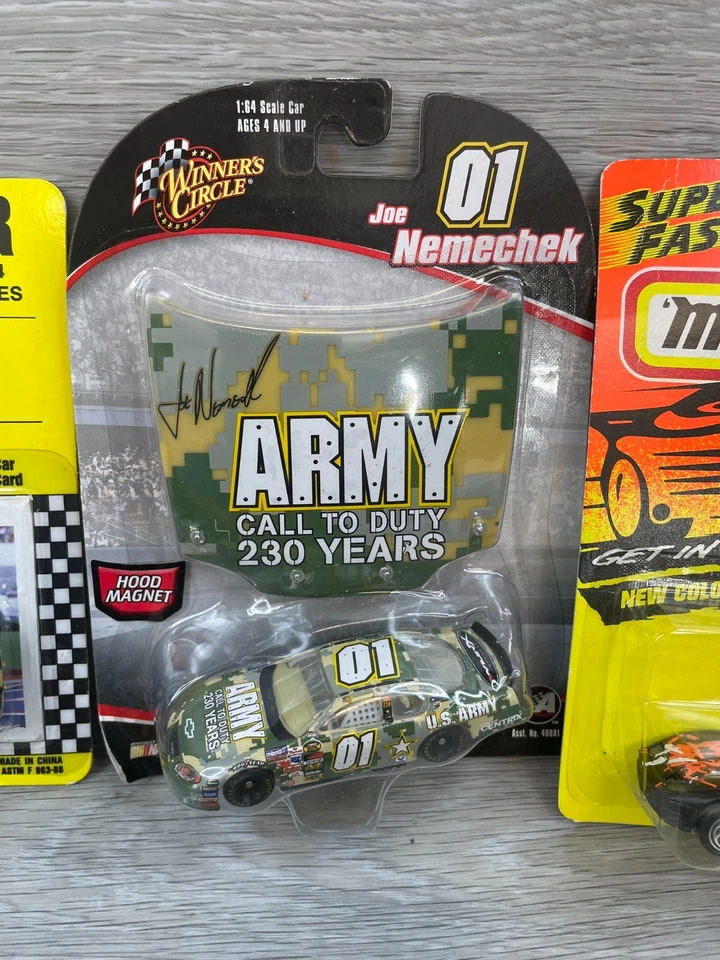 Лот из 4 гоночных чемпионов Nascar Milkhouse сыр 1:64 R. Wallace #2 литой автомобиль - Изображение 3 из 4