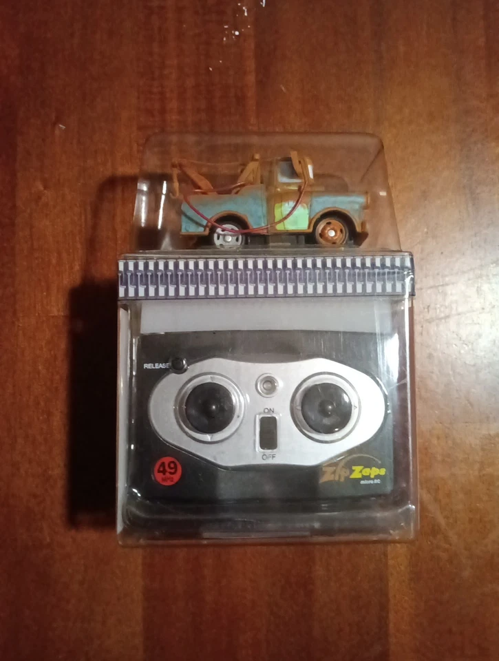 Mater Pixar Cars Disney ZipZaps 600-7091 Micro RC Wireless Remote Controlled New - Image 2 of 3