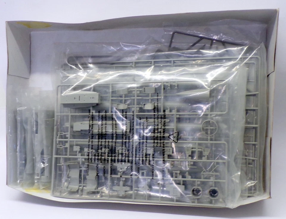 Hobby Boss 1/48 Scale Model Aircraft Kit 80355 - Tornado ADV - Image 2 of 2