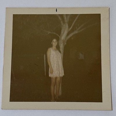 VINTAGE 1970 FEMALE PORTRAIT COLOR POLAROID PHOTOGRAPH 3.5X3.5