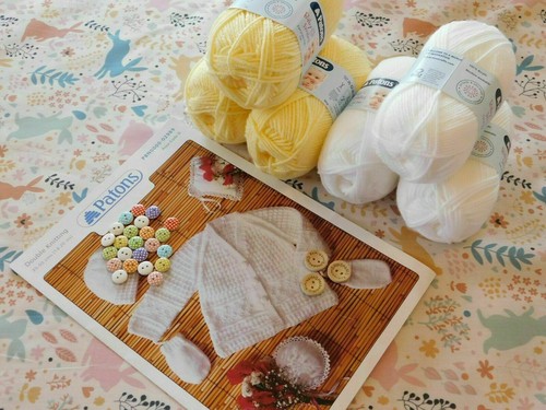 KNITTING KIT EASY Knit Your Own BABY Cardigan Hat & Mittens WOOL PATTERN Needles - Picture 6 of 12