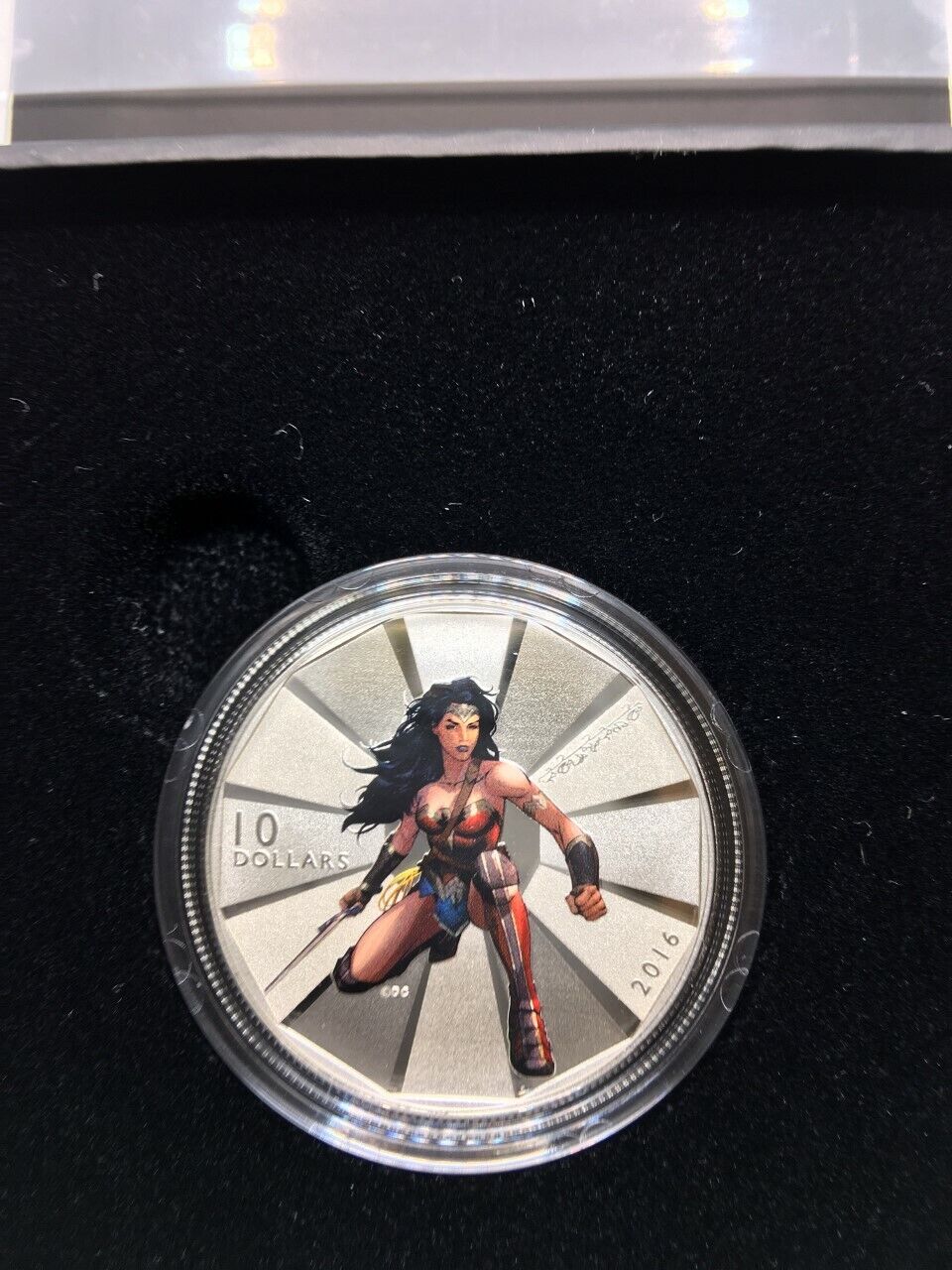 2016 Canada Fine Silver Coin $10 Batman V Superman Wonder Woman