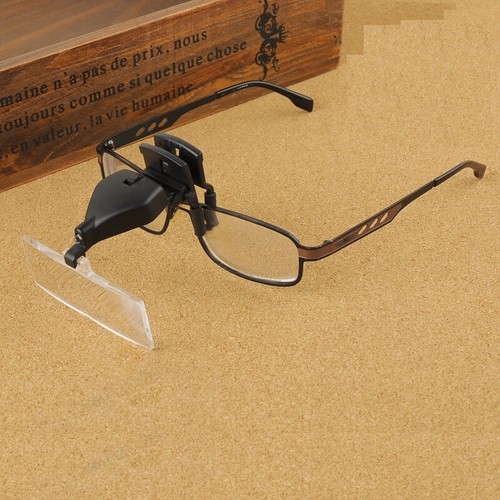 Eyeglasses Clip on Magnifier Low Vision Magnifiers With LED Light 3 Lens - Picture 4 of 8