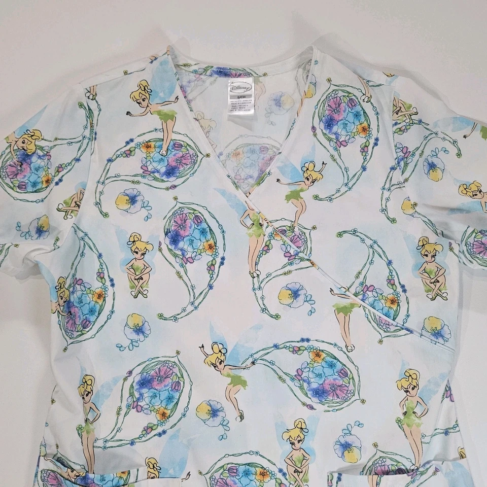 Blusa Médica Disney Para Mujer Pequeña Blanca Campanilla Estampado Gráfico Ropa de Trabajo Foto 3 de 4