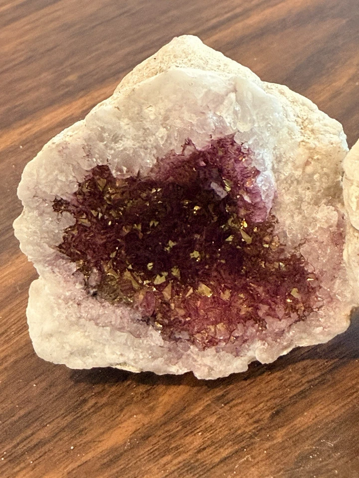 Par de geodas de cristal púrpura y dorado decorativo racimo de piedra natural decoración del hogar Foto 2 de 4