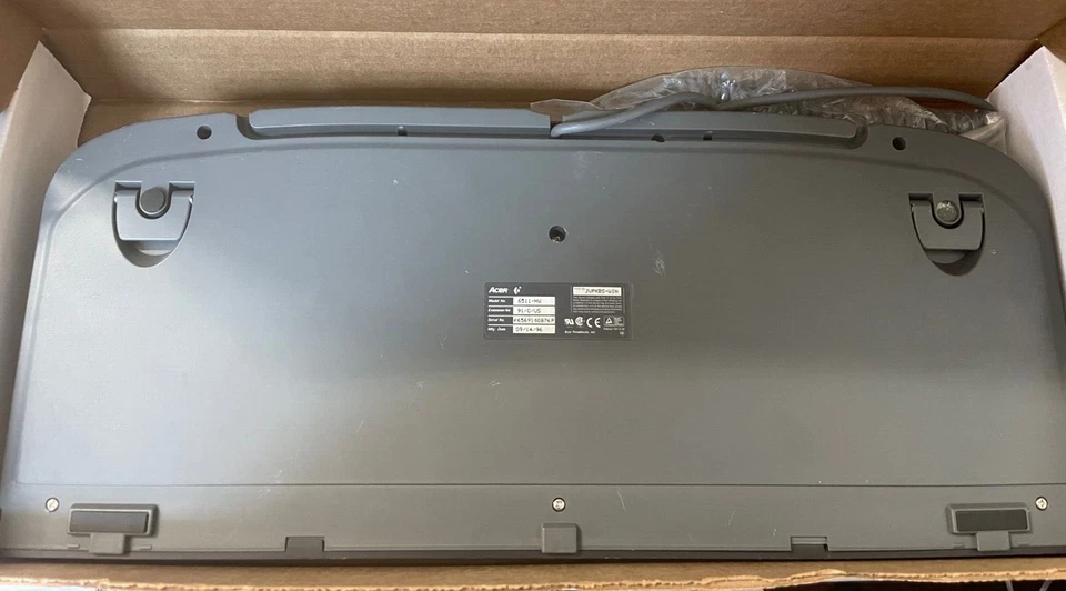 RARE VINTAGE 1996 ACER ASPIRE 6511-HW CHARCOAL COLOR WINDOWS PS2 KEYBOARD US-RM3 - Image 2 of 3