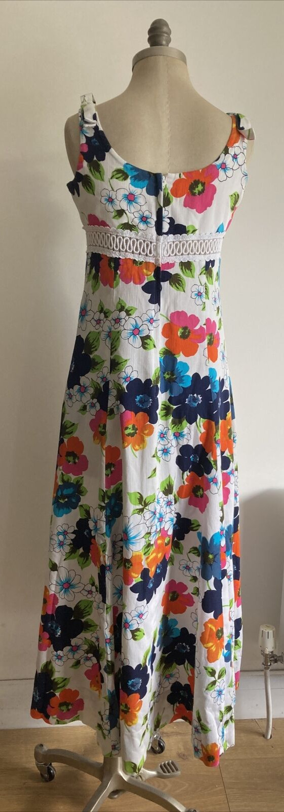 Rare 1970s Horrockses Vintage Floral on White Ground Maxi Dress, 18" pit to pit 4