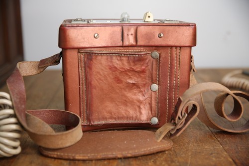 Vintage Hico Lite Model K antique camera flash w/ battery case lamp light tool - Picture 5 of 12