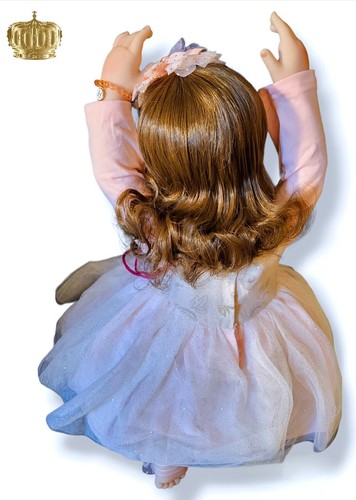 24 inch silicone vinyl doll. Iliana Collection. More than 10 luxury accessories. - Picture 5 of 12