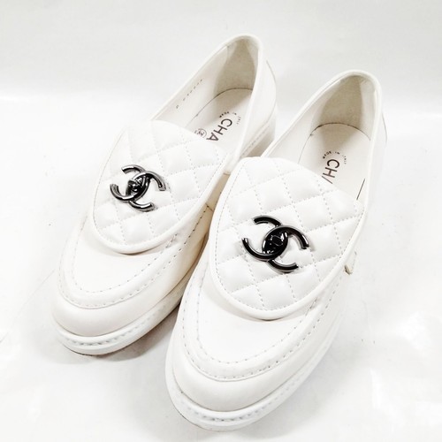 Chanel Flat Shoes Women White Quilted CC Logo Loafers US 7 Italy 4495050