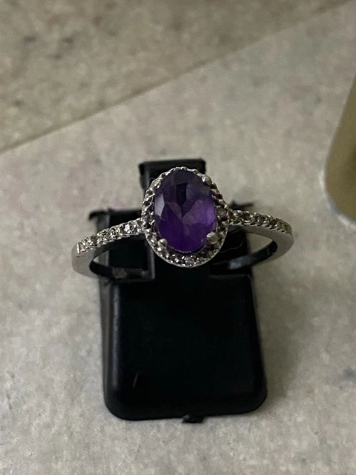 14k white Gold Amethyst ring with diamond Accents - Image 2 of 4
