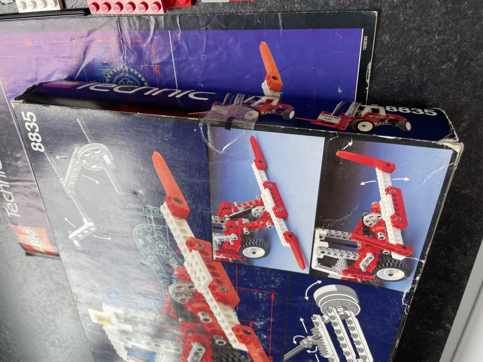 LEGO Technic 8835 Forklift, photo 2 of 5