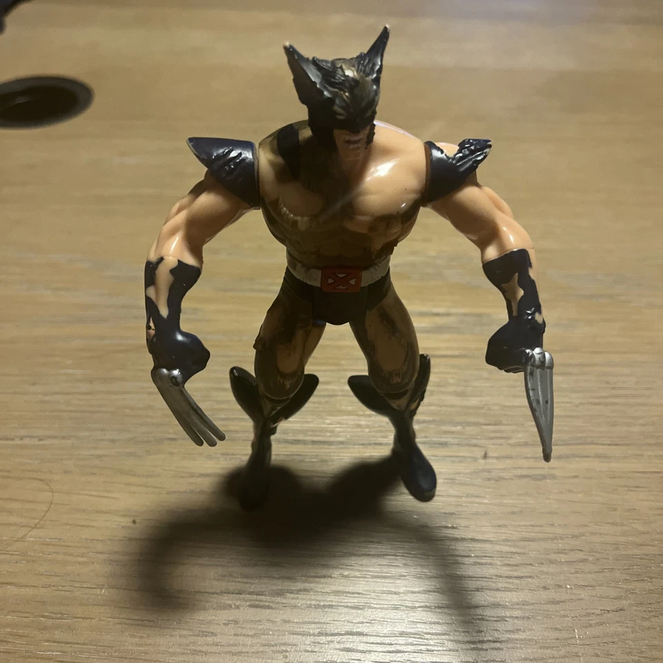 WOLVERINE! Figura de acción Battle Ravaged 1995 Marvel Toys ¡Funciona! Foto 3 de 4