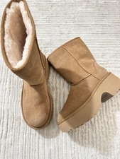 New UGG Classic Short New Heights boots in Chestnut Size 10 Store Model
