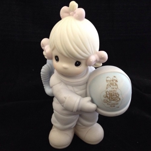 Precious Moments Symbol of Membership "The Club That's Out of This World" w/box - Picture 2 of 7