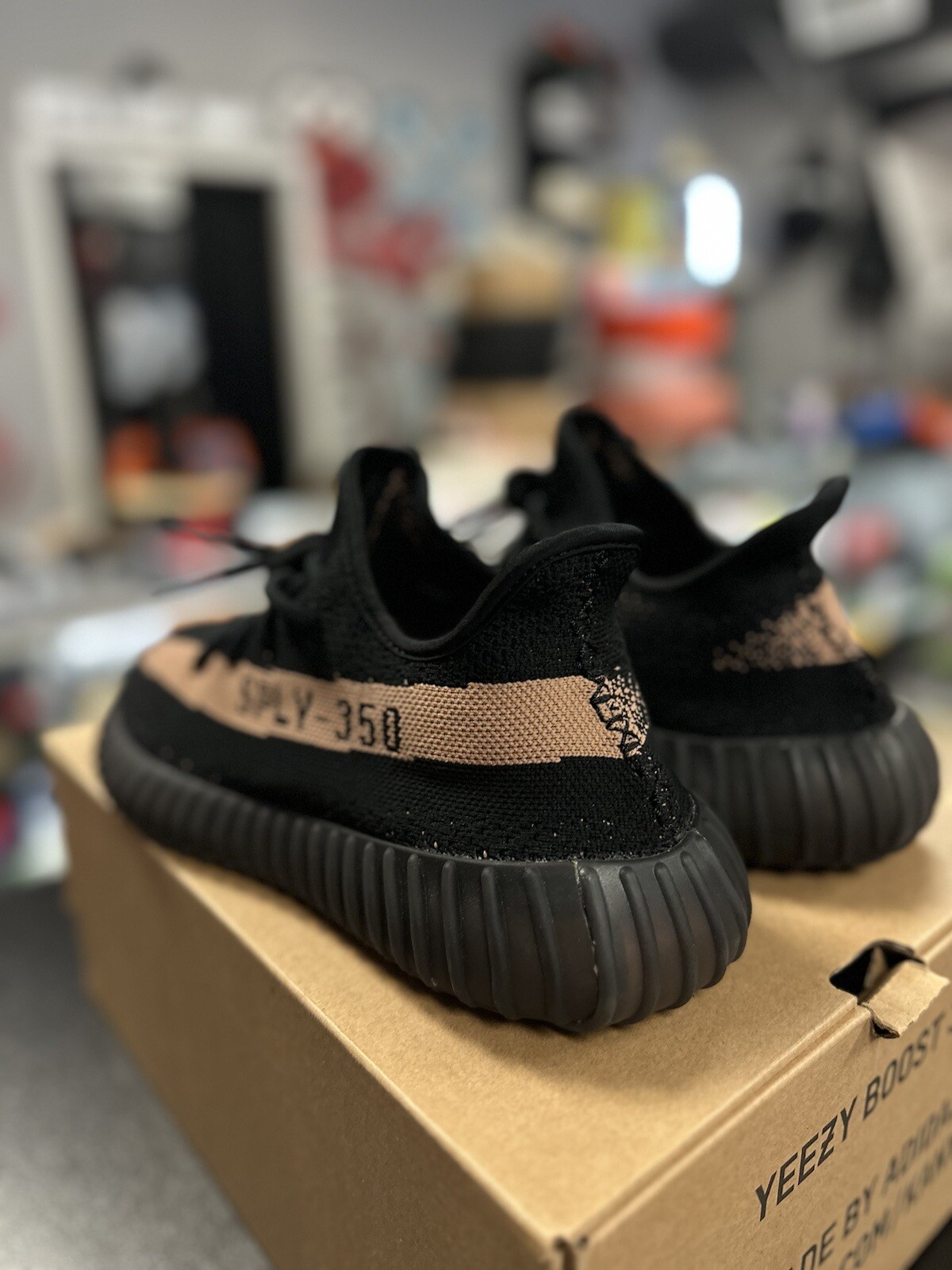 Size 9 - adidas Yeezy Boost 350 V2 Copper Original BY1605 100percent Authentic VNDS image 8