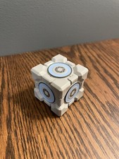 Portal 2 Series III (3) - Weighted Storage Cube NECA Valve Blind Box Turret