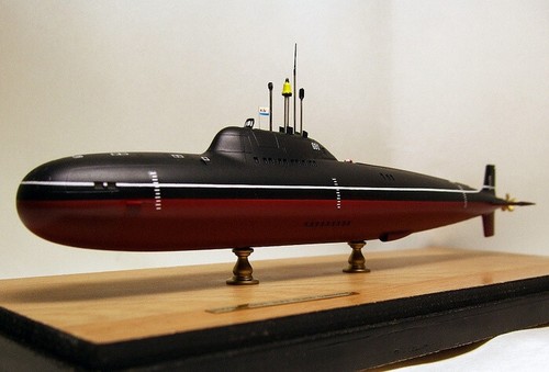 Kit modelo de plástico 1/400 submarino ruso K-123 clase alfa modelista 140054 - Imagen 5 de 8
