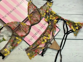 Victoria's Secret DREAM ANGELS Multi embroidery 3 piece Bra+Thong+Garter Set