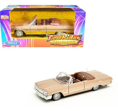 M&M's イエローフィギュア　LOWRIDER M&M's イエローフィギュア LOWRIDER M&M's エムアンドエムズ