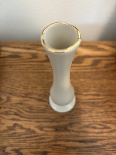 Lenox Rose 24K Gold Trim Vase - Picture 2 of 3