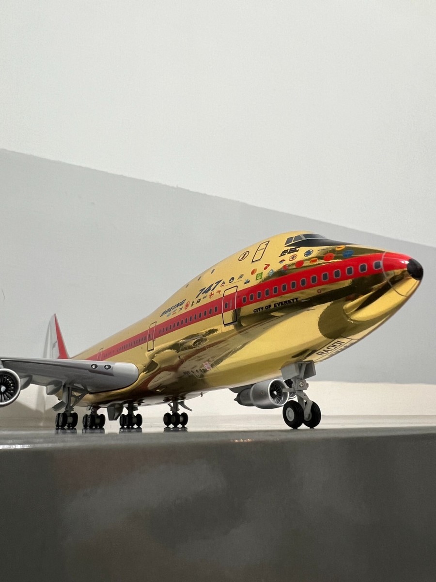 JC Wings KJ Model 1:200 Boeing B747-100 GOLD limited edition