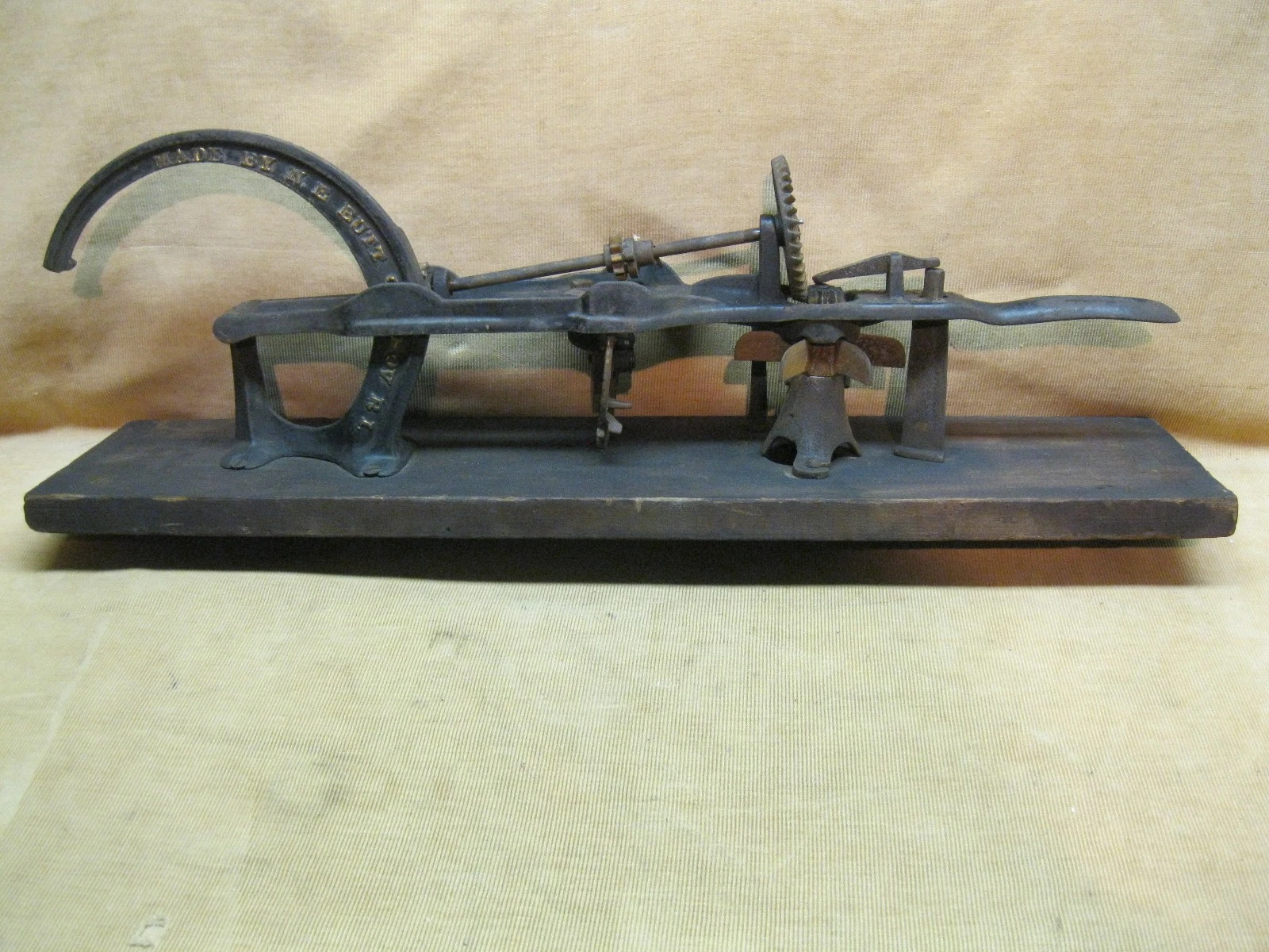 Antique Thompson Apple Parer Peeler Pat 1877 N E Butt Co Prov RI For Restoration
Opens in a new wind