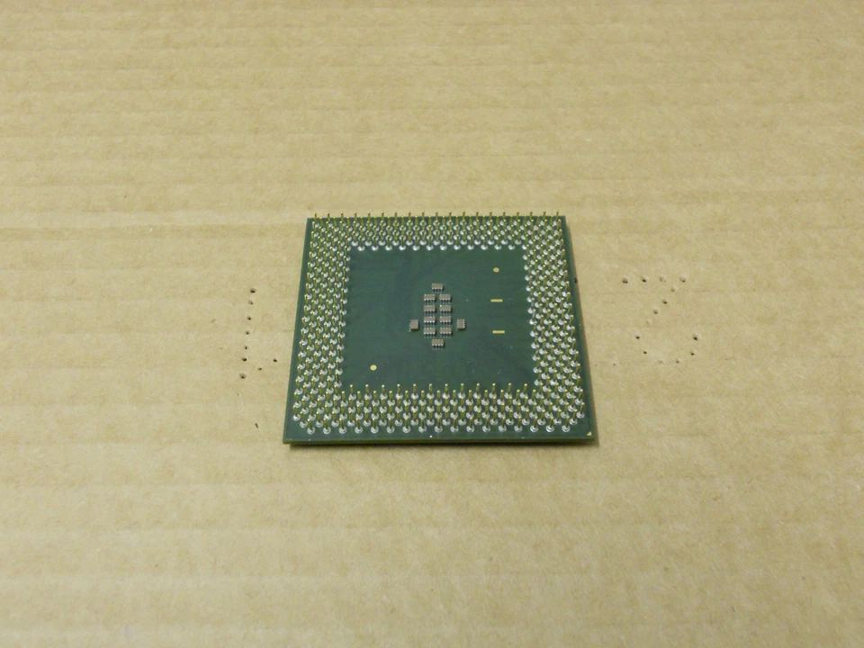 Intel Celeron 1,1GHz Pin Gold 1100A/256/100/1.475 ©‘2001 Vintage - Immagine 2 di 2
