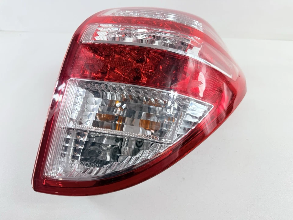 Luz trasera Toyota RAV4 2009-2012 luz trasera lado derecho pasajero exterior EM Foto 2 de 4