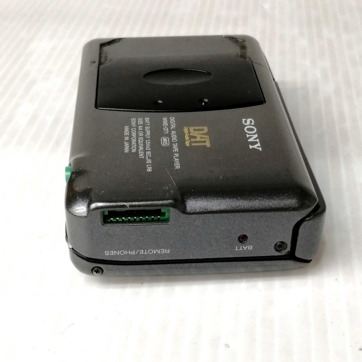 Sony WMD-DT1 DAT Walkman Digital Audio Tape Player Portable