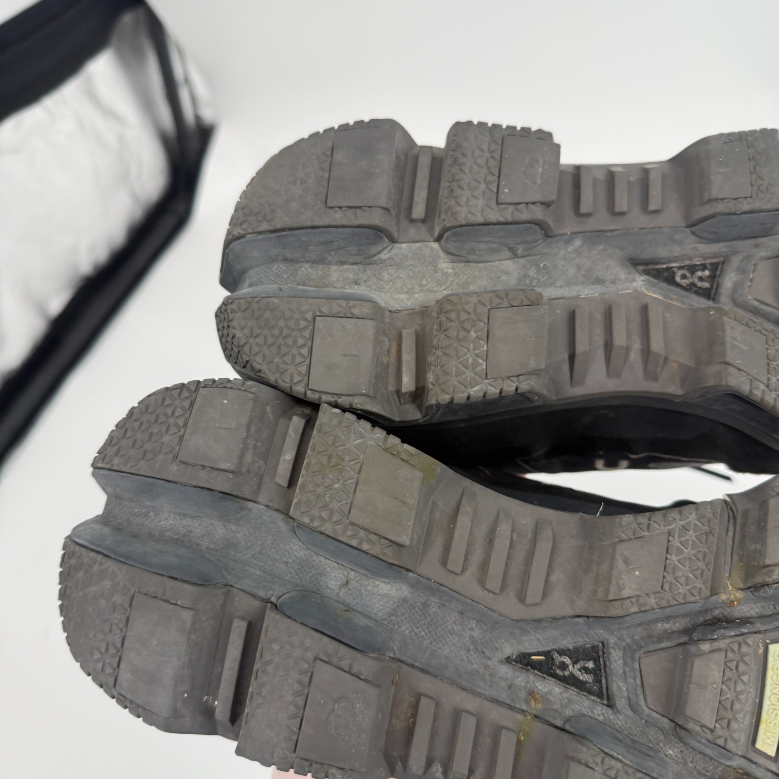 On Cloud Cloudventure Waterproof Black Running Tr… - image 9