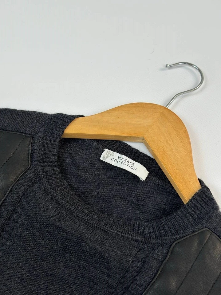 Versace Lightweight Sweater – Size M – Grey, Leather Accents & Metal Logo Men - Image 3 of 4